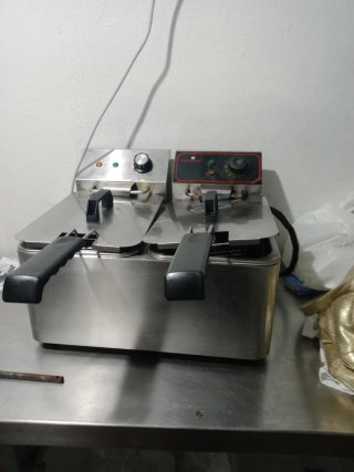Freidora doble 4+4L semi industrial