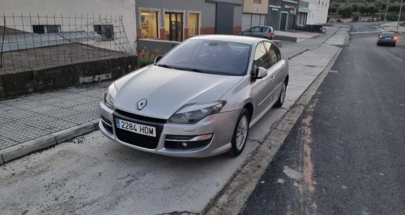 Renault Laguna 2011 - foto 1