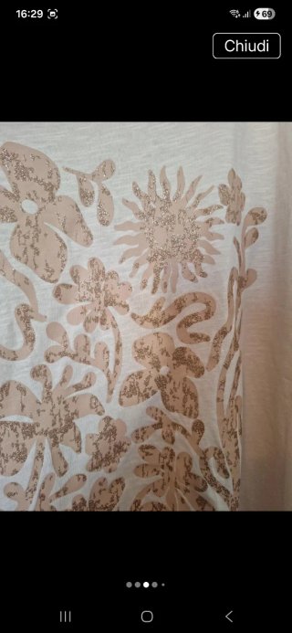 T-shirt beige con fiori glitterata curvy