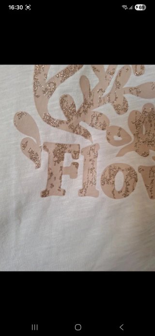 T-shirt beige con fiori glitterata curvy