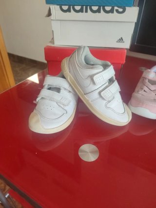 Lote zapatillas niña Talla 25 y 26
