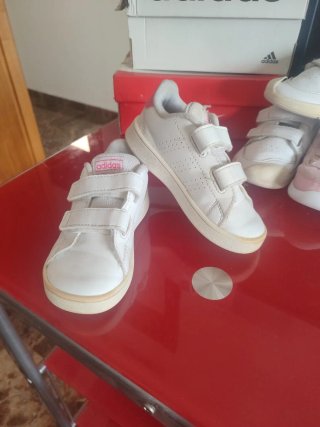 Lote zapatillas niña Talla 25 y 26
