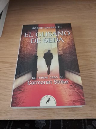 El gusano de seda / The Silkworm