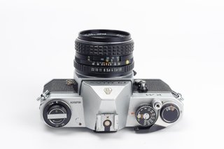 Pentax K M + Objetivo SMC Pentax 55mm f/1.8