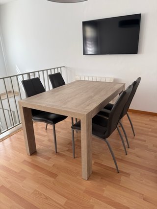 Mesa comedor y 4 sillas