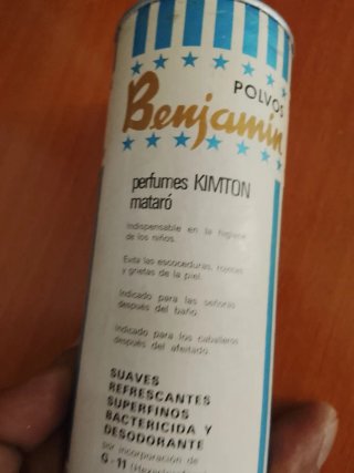 Antigua lata de polvos Benjamin