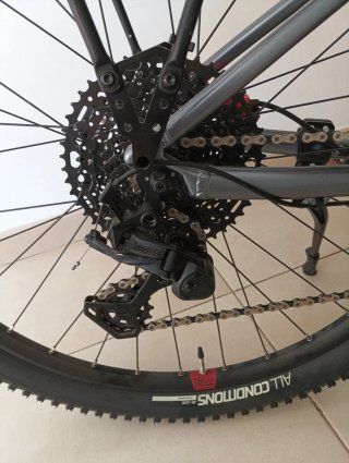 Bicicleta Montagna Rockrider Grigia