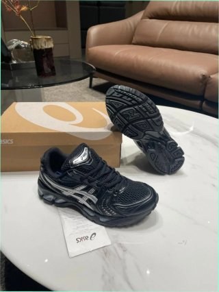 Asics Gel-Kayano 14 Talla 41.5 Malla Deportiva