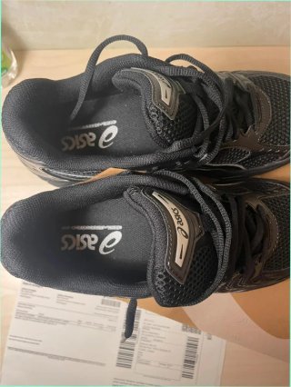 Asics Gel Kayano 14 Talla 40.5 Negro/Plata