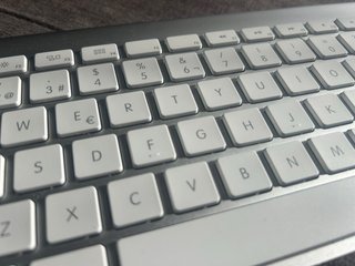 Teclado Apple Inalámbrico Pilas Plata