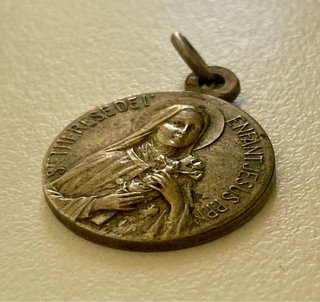 Medalla religiosa muy antigua S. Thérèse. Coleción