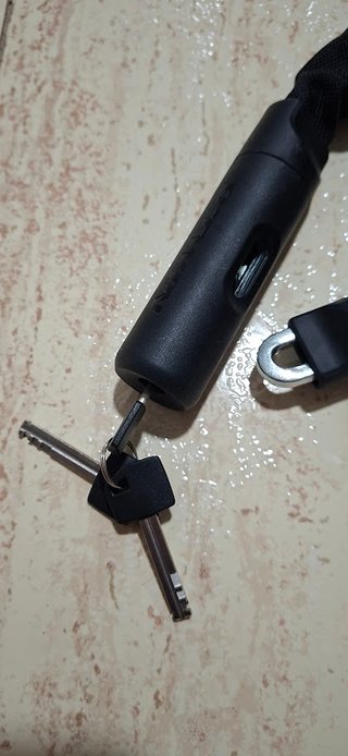 Cadena BTWIN antirrobo para bicicletas.