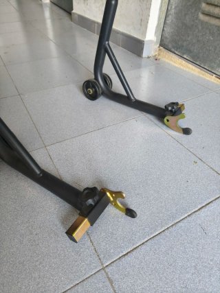Caballete moto trasero