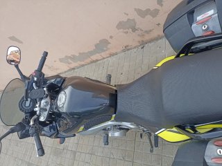 Yamaha FZ6 del 2006. Rebaja por cambio neumáticos.