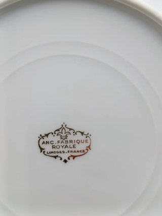 Conjunto de 7 platos de porcelana dorados
