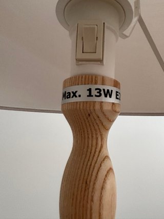 Lámpara de pie modelo Kinnahult Ikea