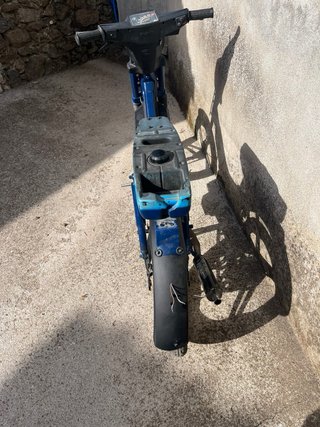 Suzuki Maxi 49cc azul y negra