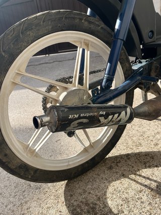 Suzuki Maxi 49cc azul y negra