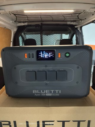 Estación de energía BLUETTI Apex 300
