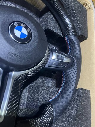Volante BMW M Performance Carbono c/ display LED