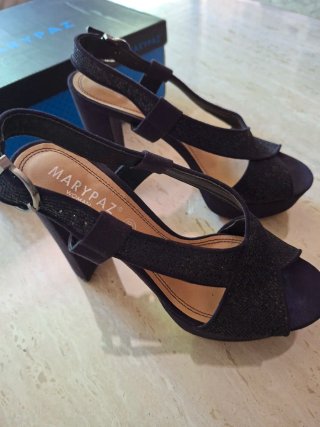Sandalias fiesta Marypaz negras