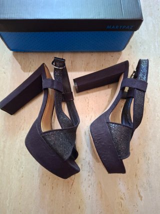 Sandalias fiesta Marypaz negras