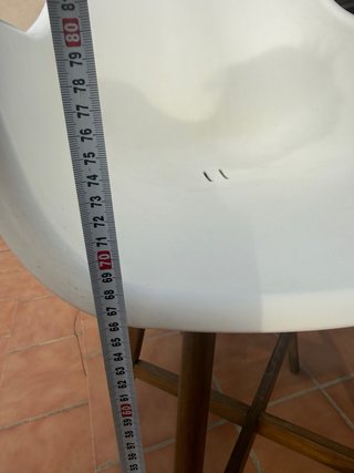 Mesa alta y 4 taburetes para jardín