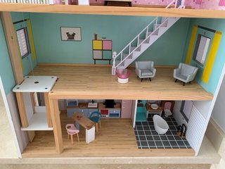 Casita de madera para muñecas
