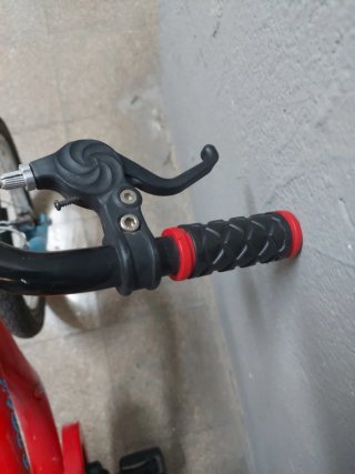 Bicicleta infantil roja 5-6 años