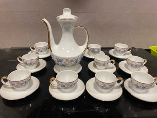 Juego de café porcelana floral dorado