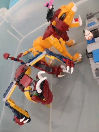 Lote di figure e veicoli LEGO