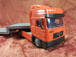 Camión MAN F2000 con Remolque