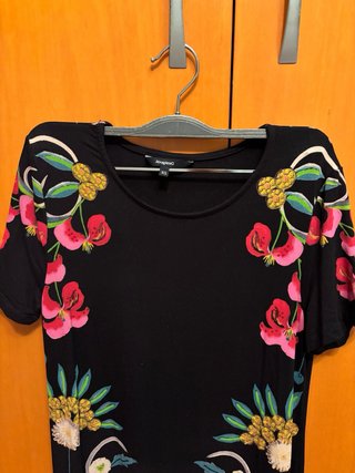 Vestido Desigual Negro Talla XS Flores