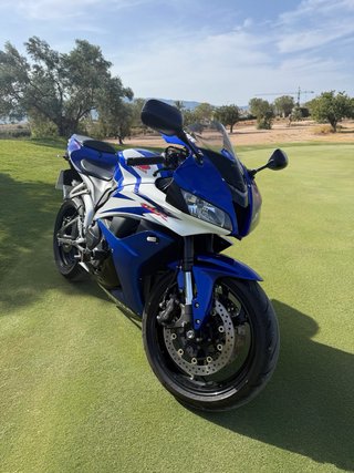 Honda CBR 600 RR Azul y Blanca