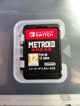 Switch Metroid Dread + amiibo Samus e EMMI
