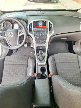 Opel Astra 2014