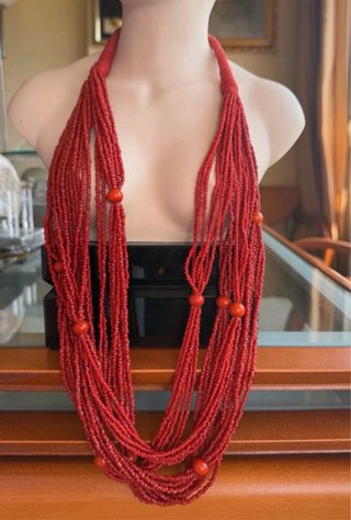 Collar artesano de coral multihilos años 70