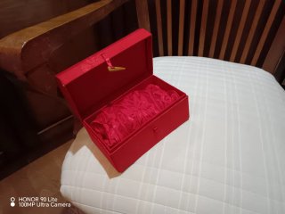 Body tanga de encaje rojo
