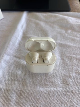 AirPods Music Hero