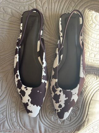 Zapatos Marrones y Blancos