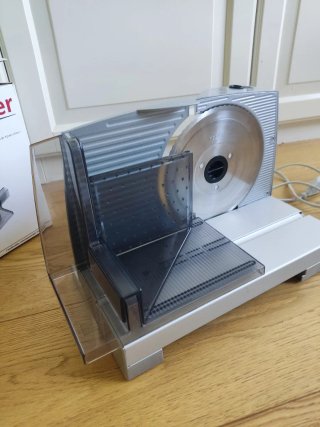 Cortadora de fiambre eléctrica Ritter Fino1