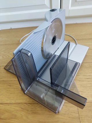 Cortadora de fiambre eléctrica Ritter Fino1