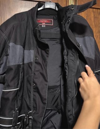 Chaqueta de moto con protecciones