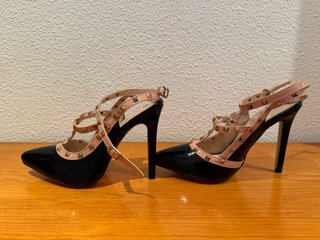 Tacones negros Valentino T37