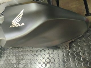 Honda CB125R 2019 Tapa Lateral