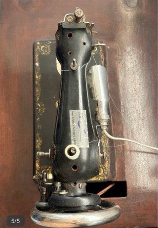 Máquina de coser antigua Haid & Neu con mueble