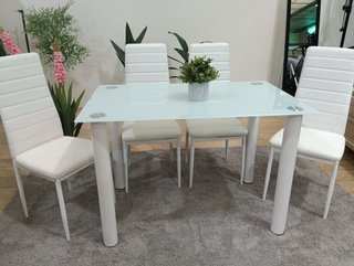 Juego comedor 4 sillas blanco y cristal