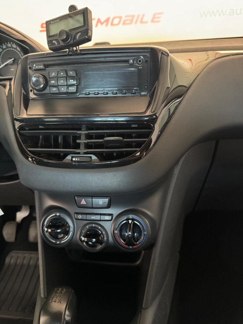 Peugeot 208 2013, foto 9