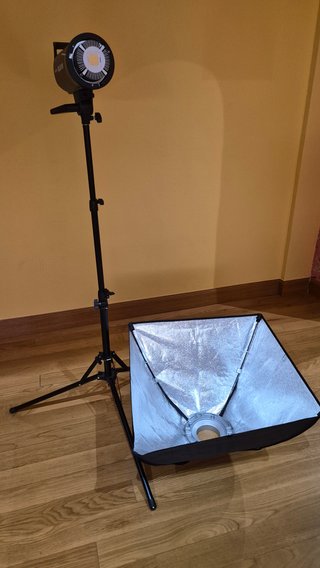 2 Focos Godox SL60W