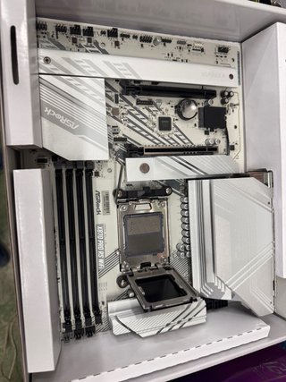 Lote de 5 Placas ASRock Z790, Z890, B850, X870